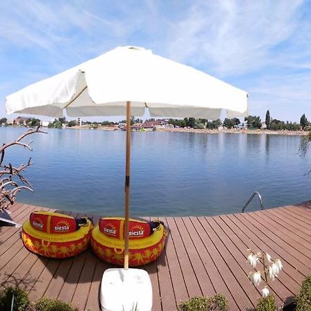 Topsenec-Lakeside Home Ngoại thất bức ảnh
