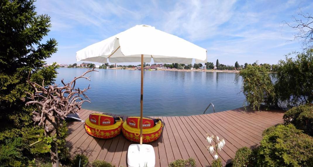Topsenec-Lakeside Home Ngoại thất bức ảnh