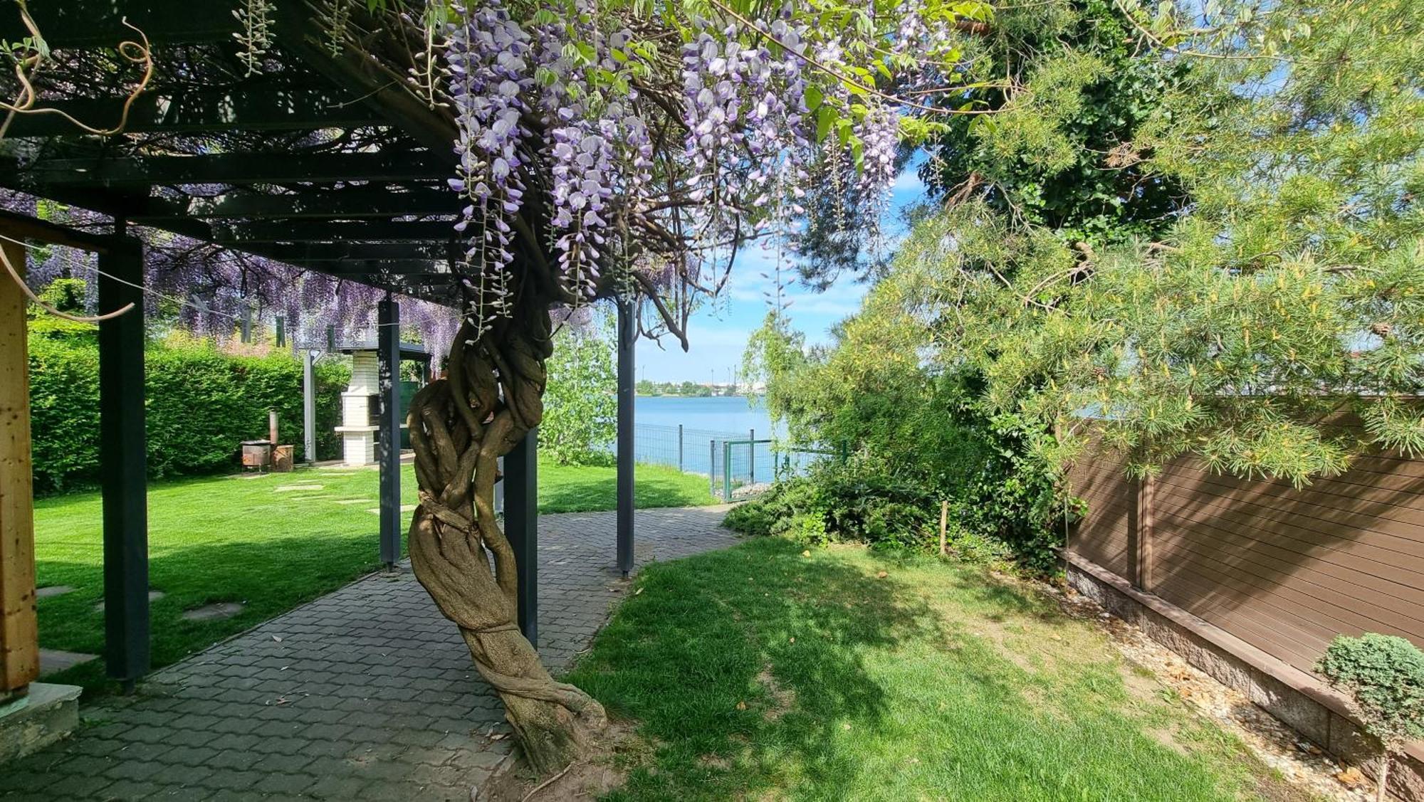 Topsenec-Lakeside Home Ngoại thất bức ảnh