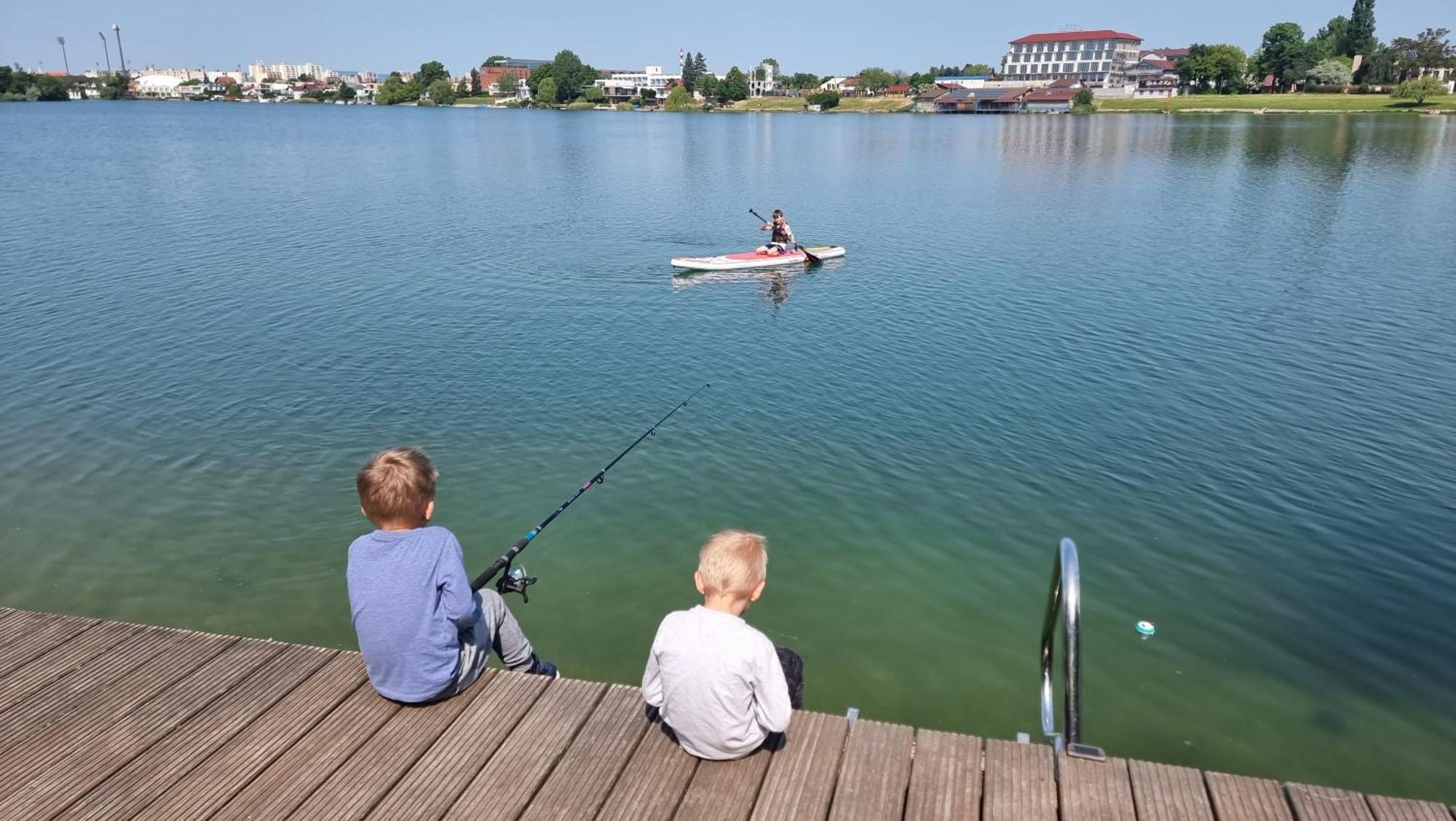 Topsenec-Lakeside Home Ngoại thất bức ảnh
