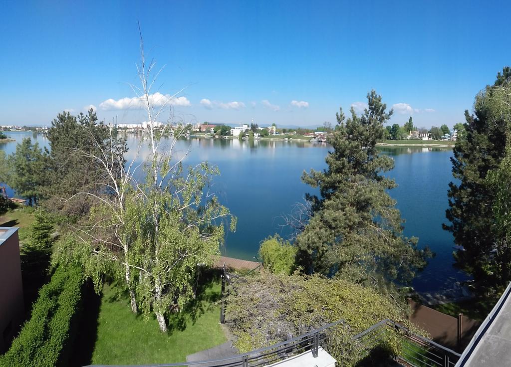 Topsenec-Lakeside Home Ngoại thất bức ảnh
